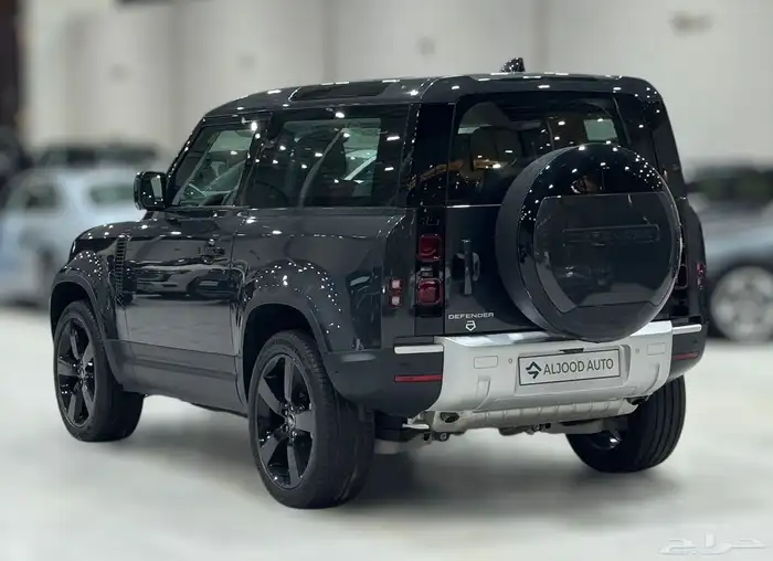 لاندروفر ديفندر 90 - HSE V6 موديل 2024 فل كامل سقف كشف جديد 5