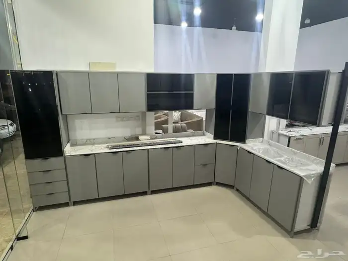 مطابخ جديده جاهزه تتوفر جميع الألوان رخام جلكسي ب2800 شامل ا 6
