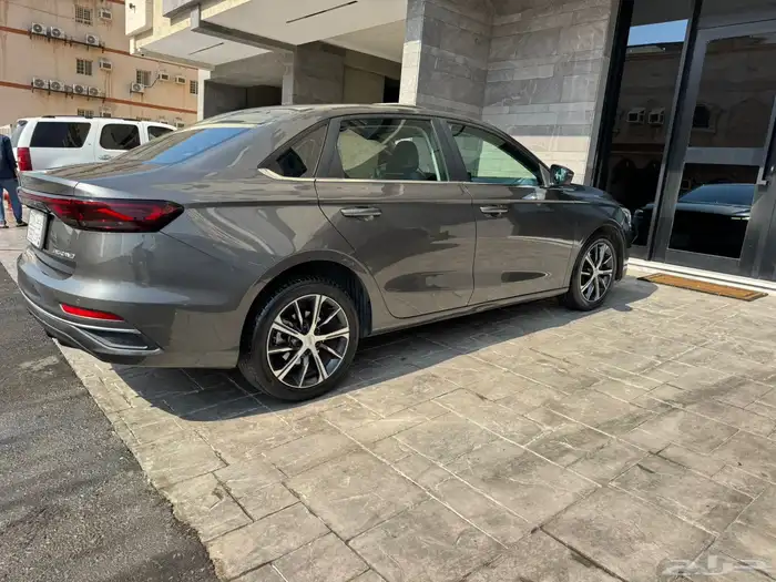 سيدان جيلي إمجراند 2023 22