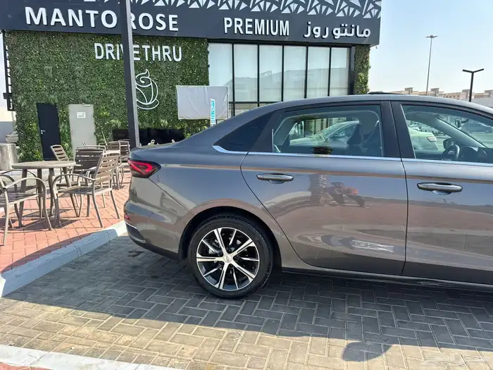 سيدان جيلي إمجراند 2023 28