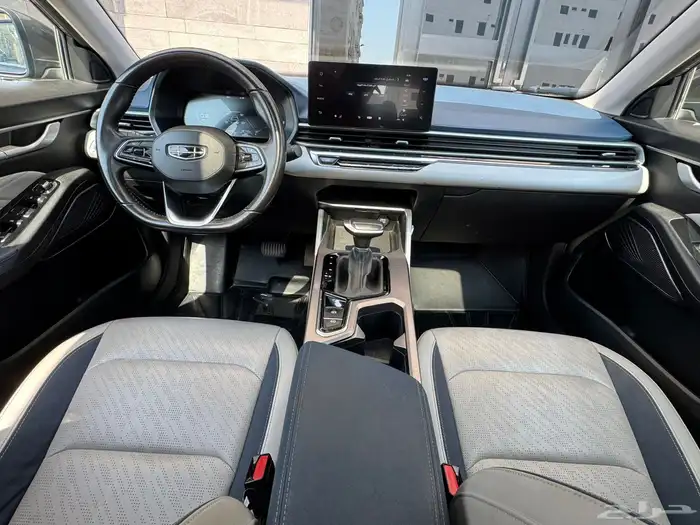 سيدان جيلي إمجراند 2023 18