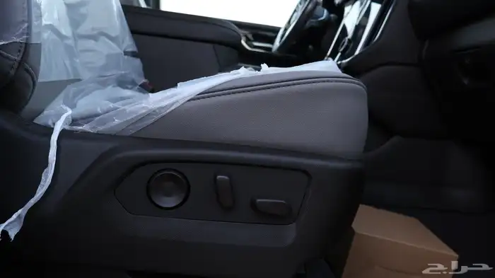 جيمس يوكن الفيشن دبل قصير 2025 7