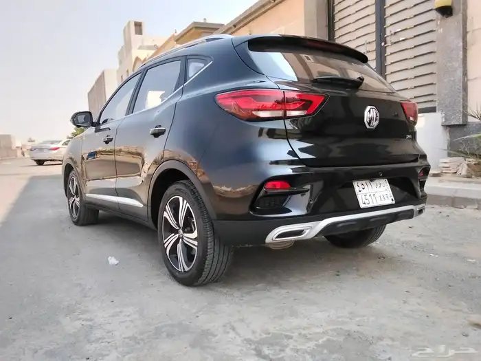 ام جي زد اس 8