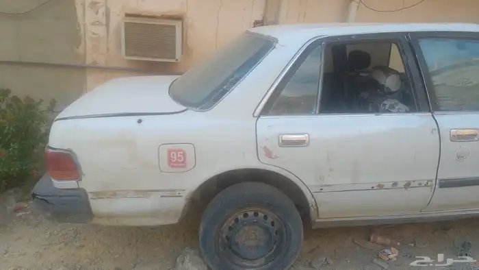 كرسيدا مديل 94 للبيع تشليح المكينه والقير بحاله جيده 2