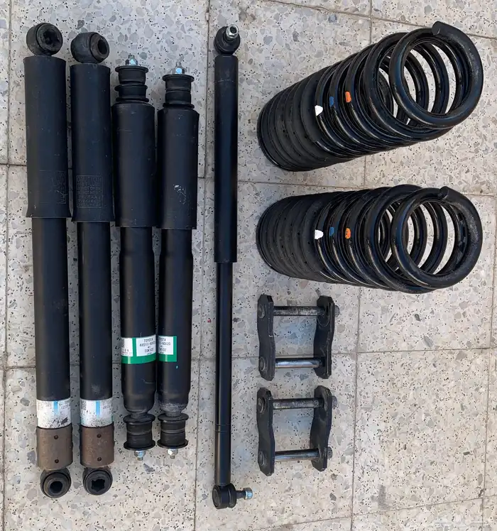 للبيع قطع اغراض شاص تويوتا 0