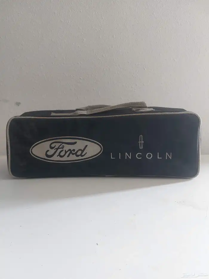 شنطه سلامة فورد فكتوريا 1