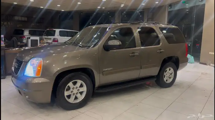 يوكن 2011 GMC 6