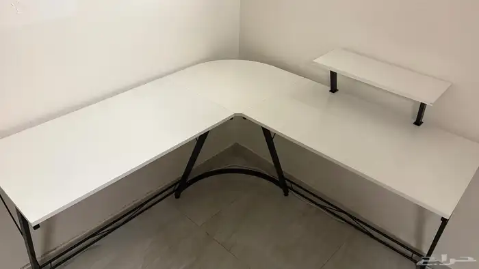 طاوله L قيمنق 1