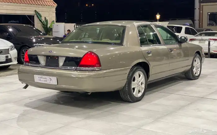 فورد فكتوريا سعودي 2004 3