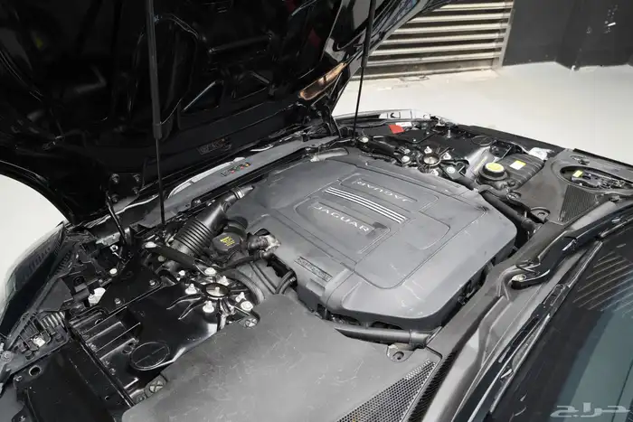 جاغوار F-Taype R 2018 23