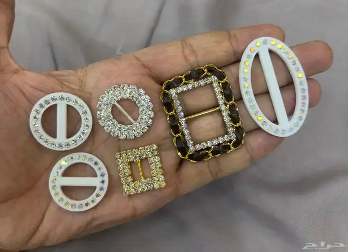 اكسسوارات منوعه شنط وحلقات وتقفيلات وبكلات احزمه اجراس جرس 16