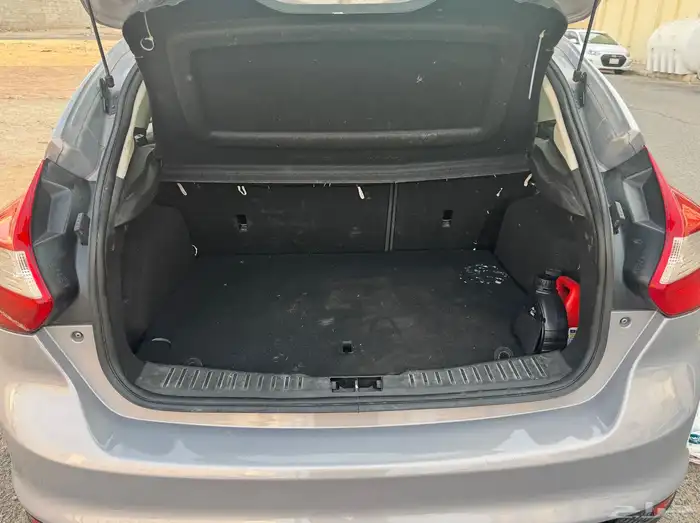 فورد فوكس هاتشباك 2013 6