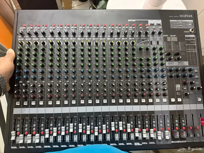 مهندس صوتيات ووزن اجهزه المساجد الي وجه الله تعاله 5