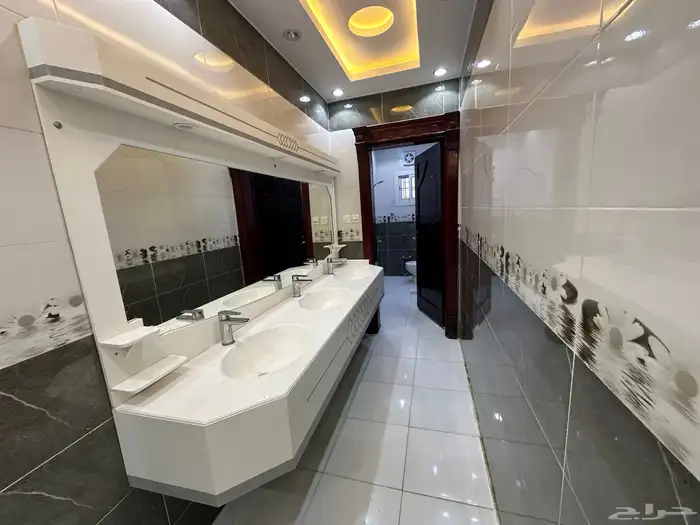 دور ارضي للبيع 6 غرف وصاله بحي البوادي 2