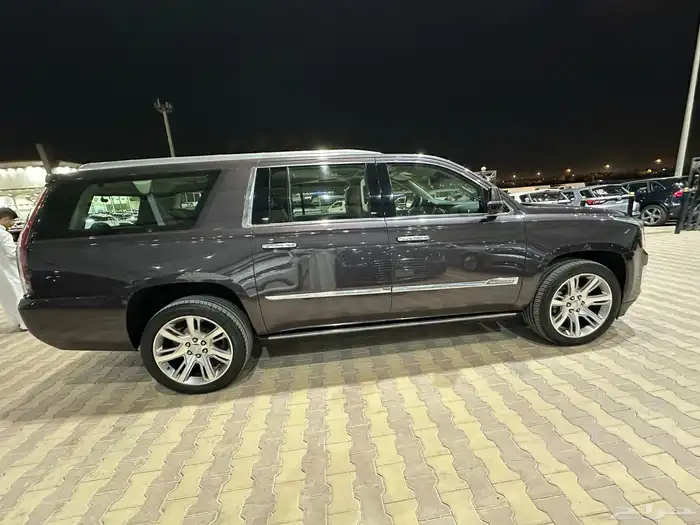 كاديلاك اسكاليد موديل 2016 فل كامل نظيف جدا 3