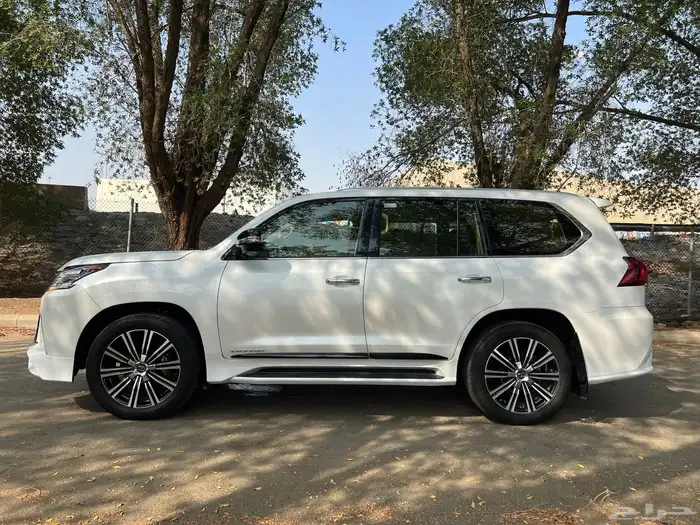 جيب لكزس 570 سوبر سبورت 2019 72