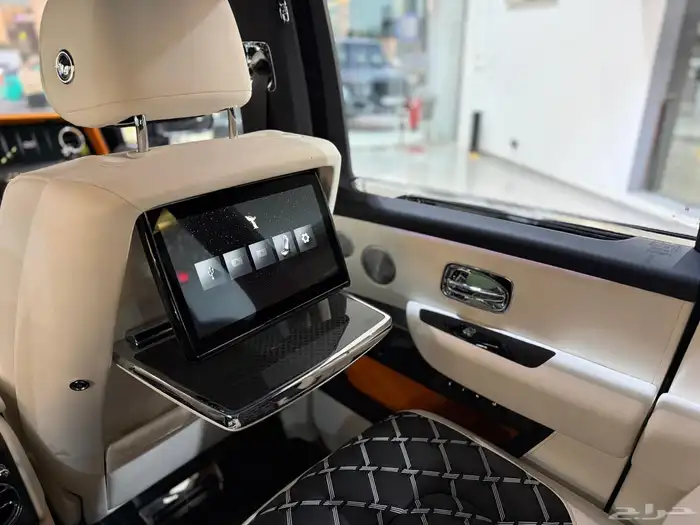 رولز رويس كولينان 2025 6