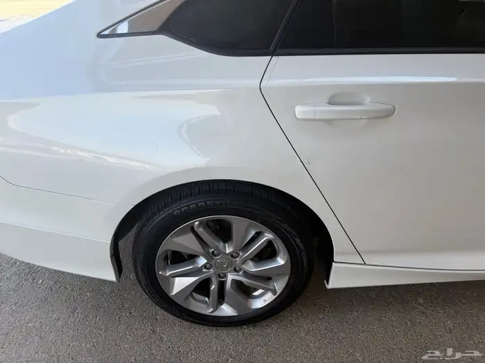 للبيع هوندا اكورد 2018 8