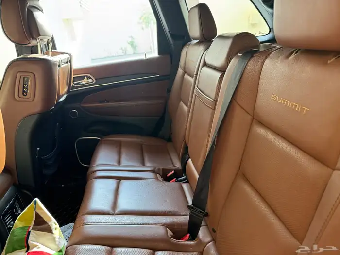 جيب جراند شيروكي Summit 2019   محرك 8 سلندر V8   فل كامل 9