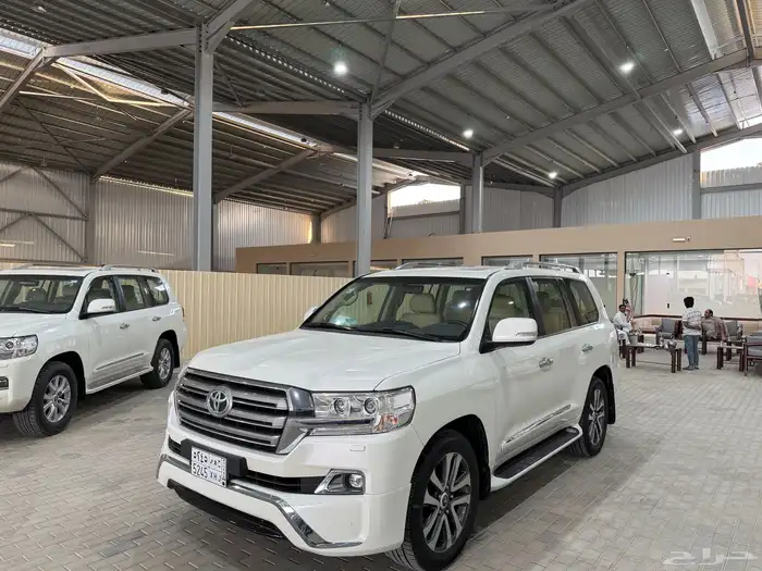 تويوتا لاندكروزر فكسار 2016فل الفل سعودي عداد 130 الف مشروط 1