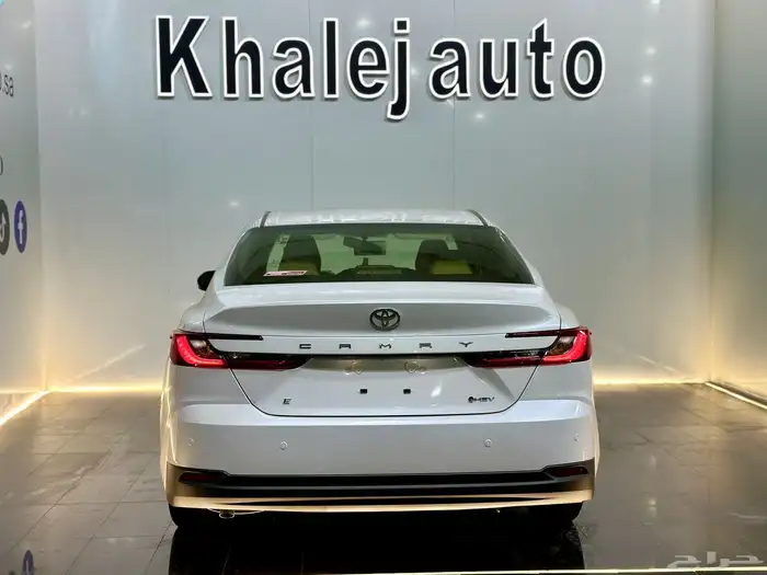 كامرى e هايبرد 2025 3