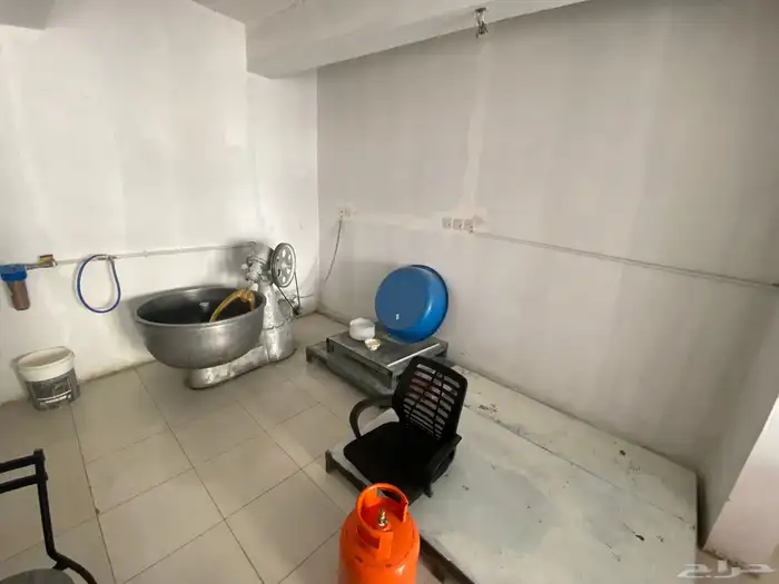 مخبز للتقبيل بكامل أغراضه 6