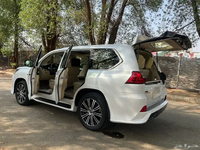 جيب لكزس 570 سوبر سبورت 2019 78