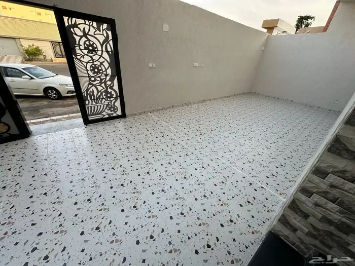 دور ارضي للبيع 6 غرف وصاله بحي البوادي 0