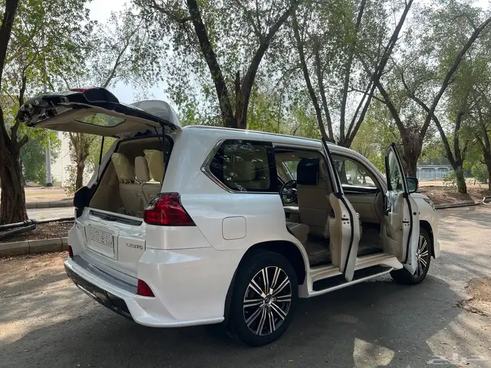 جيب لكزس 570 سوبر سبورت 2019 11