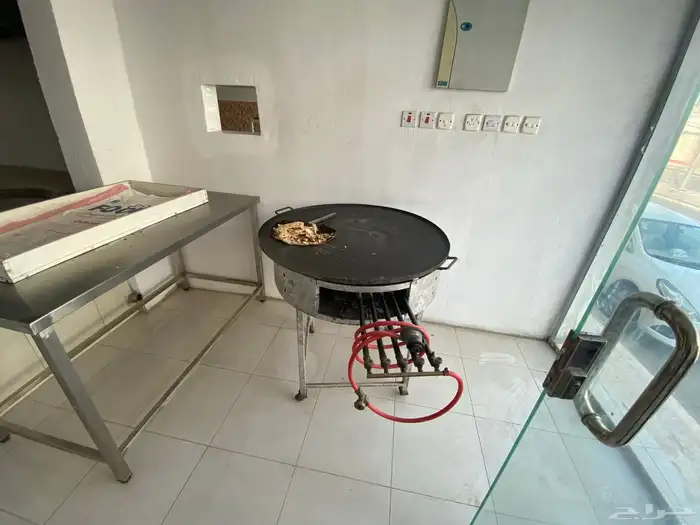 مخبز للتقبيل بكامل أغراضه 3