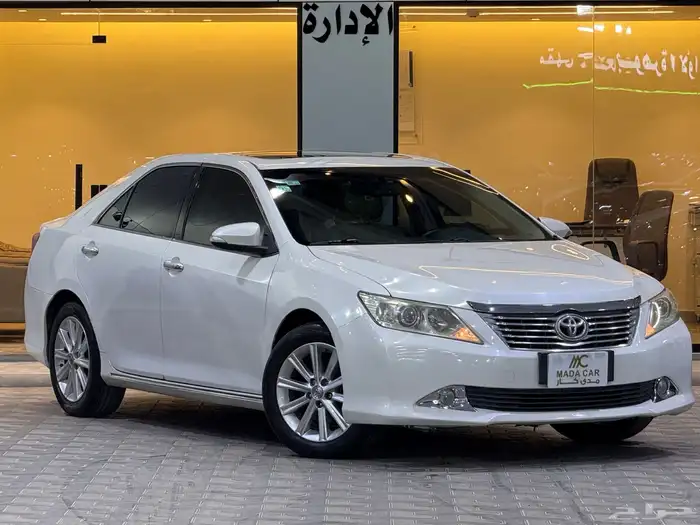 تويوتا - اوريون - 2015 - فل كامل قراندي ( بحالة ممتازة ) 2