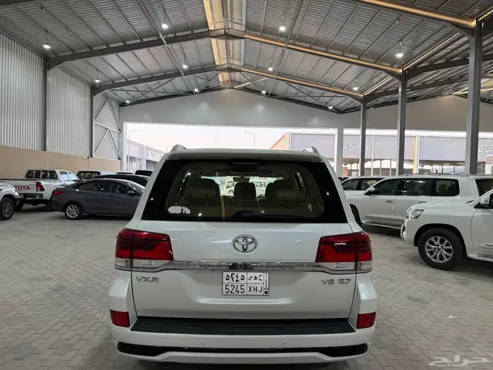 تويوتا لاندكروزر فكسار 2016فل الفل سعودي عداد 130 الف مشروط 8