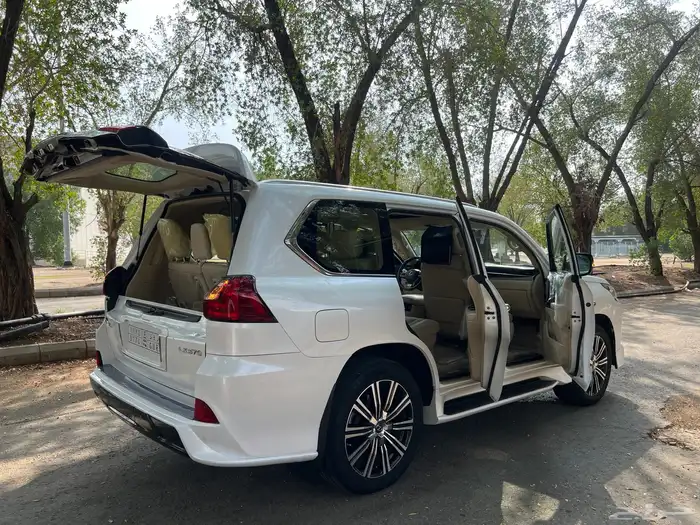 جيب لكزس 570 سوبر سبورت 2019 77