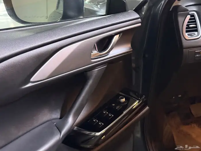 مازدا CX9 موديل 2024 فل كامل نظيفه 17