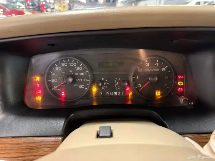 للبيع فورد كراون فكتوريا 2008 مدني جامعة ابهاء 25