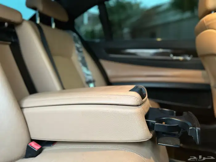 بي ام دبليو 730li نظيف جدآ 2015ممشى قليل 54