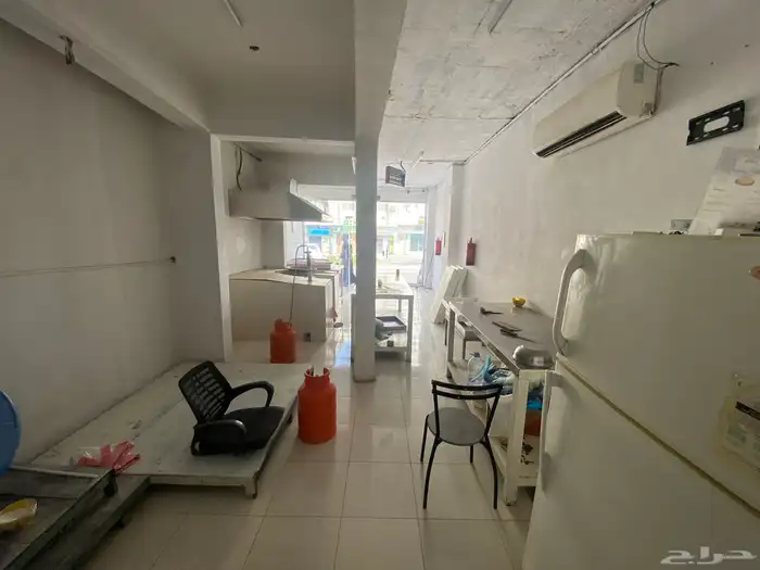 مخبز للتقبيل بكامل أغراضه 4