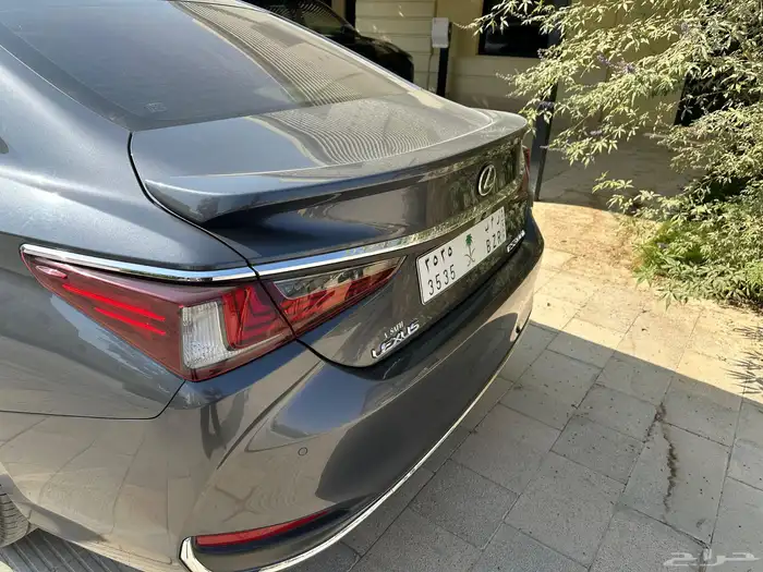 لكزس2023 ES hb هجين 2