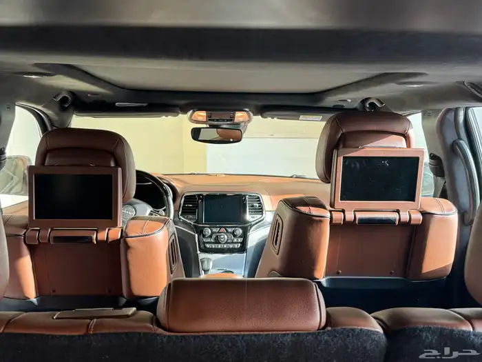 جيب جراند شيروكي Summit 2019   محرك 8 سلندر V8   فل كامل 7