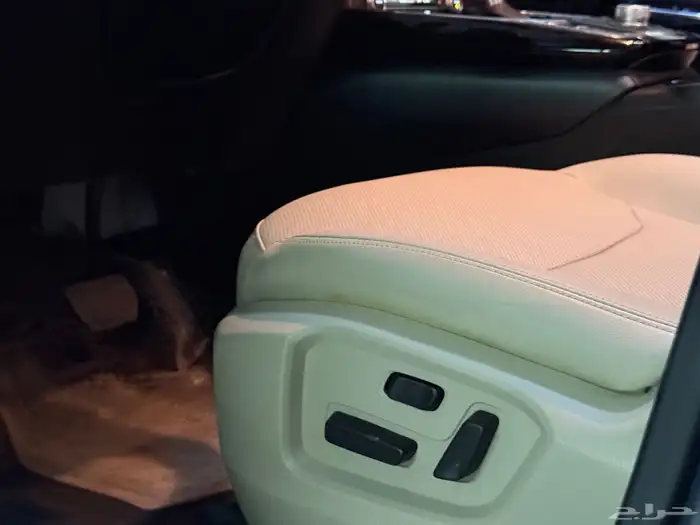 مازدا CX9 موديل 2024 فل كامل نظيفه 18