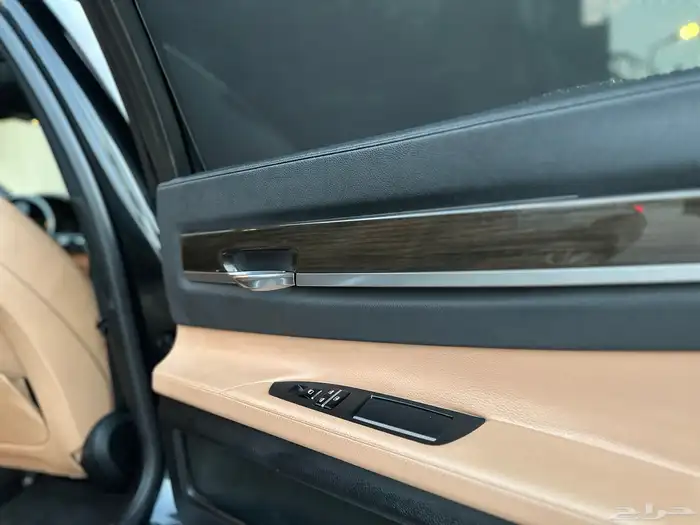 بي ام دبليو 730li نظيف جدآ 2015ممشى قليل 49