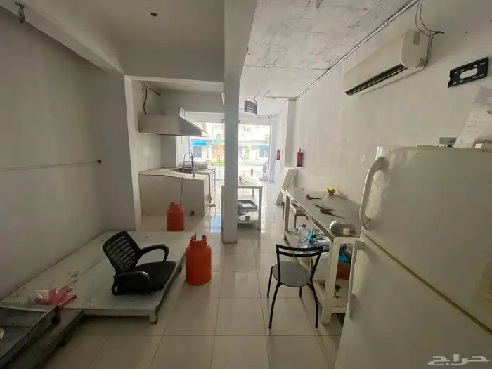 مخبز للتقبيل بكامل أغراضه 13