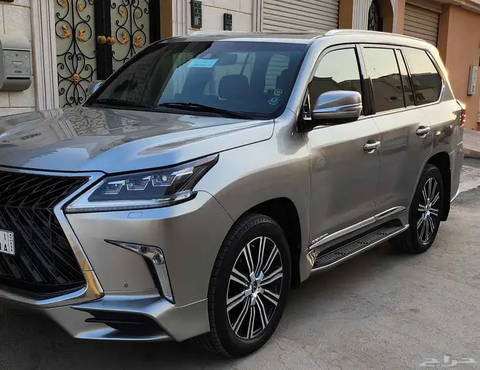 جيب لكزس 2017 LX570 أعلى فئة   السعر 260 الف 0