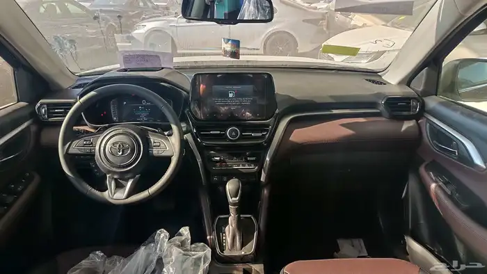 تويوتا اوربان 2026 7