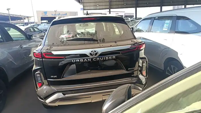 تويوتا اوربان 2026 5