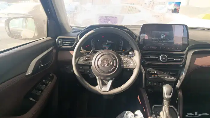 تويوتا اوربان 2026 8