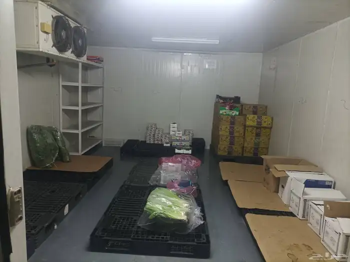 ثلاجة خضار وفاكهة فى موقع مميز فى نجران 2