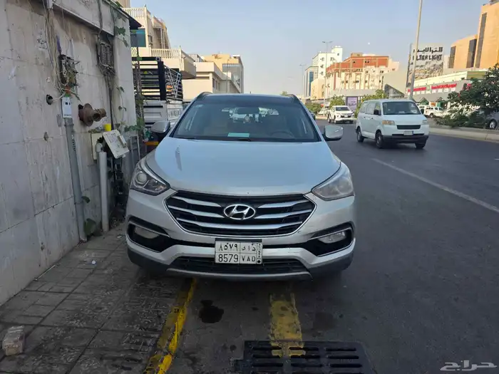 هيونداي سنتافي 2017 للبيع نظيفة و عالفحص 4