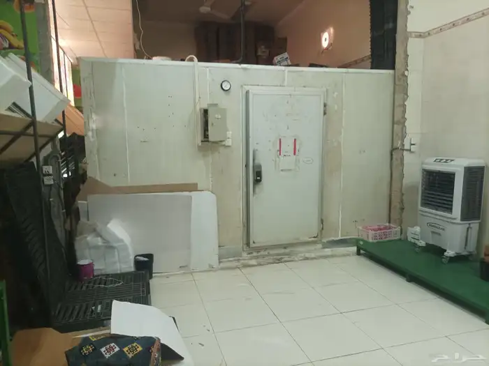 ثلاجة خضار وفاكهة فى موقع مميز فى نجران 3