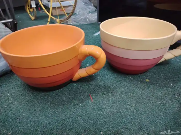 سلة طفل او قطة ودراجة زينة ومركنين زجاج ولوحات للبيع 7